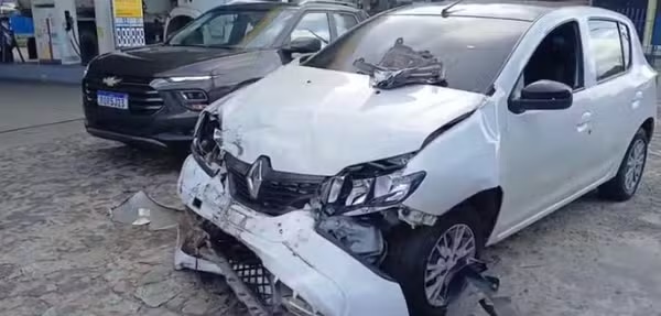 Motorista em fuga causa dois acidentes em São Luís e é agredido por populares