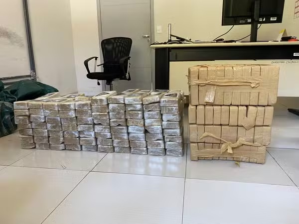 Cerca de 340 kg de drogas são apreendidos durante operação contra esquema de tráfico internacional