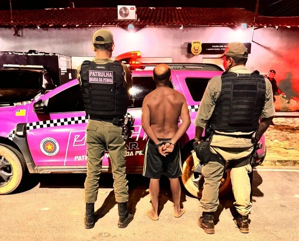 Homem é preso suspeito de agarrar mulher e tentar invadir a casa dela armado, no Sul do Piauí
