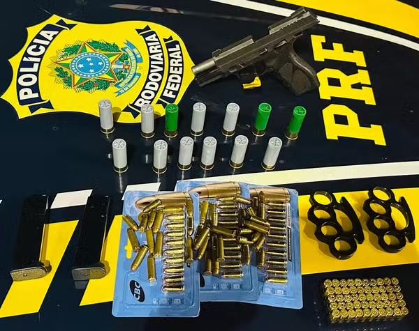 Homem é preso com arma de fogo e grande quantidade de munições na BR-316, em Caxias