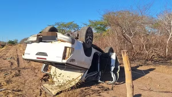 Homem morre em grave acidente de carro no Sul do Piauí; bebê de um mês sobreviveu