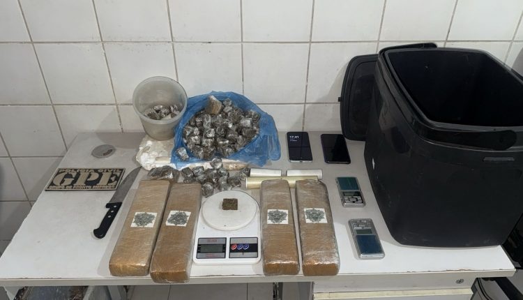 Duas mulheres são presas por tráfico de drogas em Codó; carro é apreendido