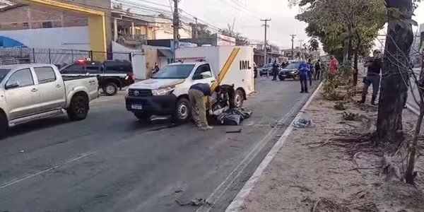 Mulher morre após ser derrubada de moto e baleada em São Luís