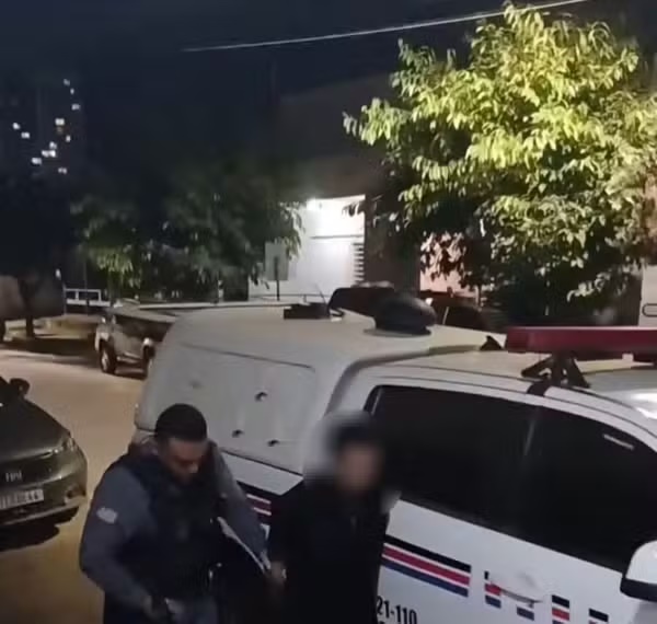 Homem é preso após agredir a própria companheira; mulher chegou a ser mordida pelo agressor