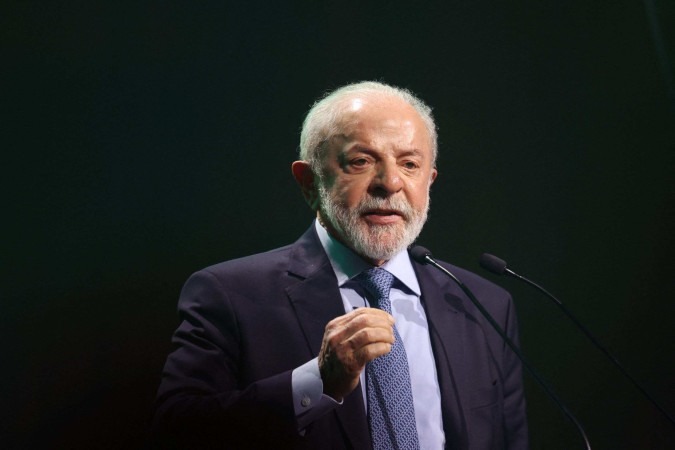 Lula se reúne com líder do governo no Senado antes de votação para o STF