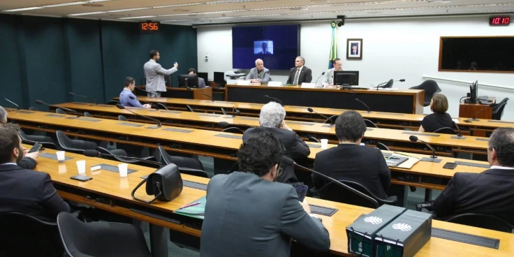 Conselho de Ética adia processo contra deputados por quebra de decoro