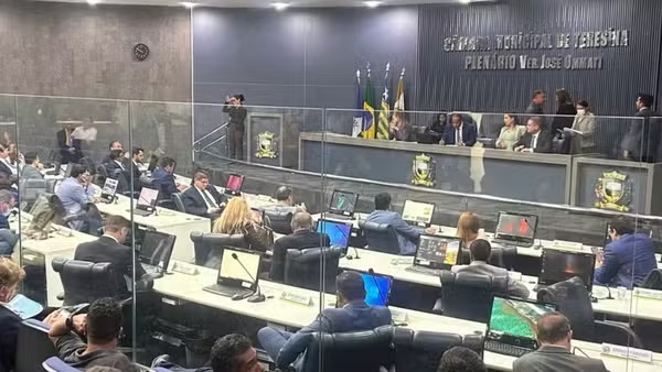 Reajuste e mudança no 13º salário de servidores municipais de Teresina são aprovados na Câmara