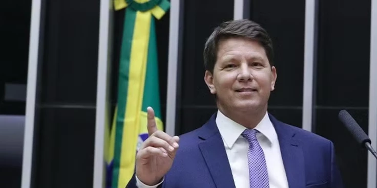 Mário Frias nega ao STF uso de emendas para filme sobre Bolsonaro