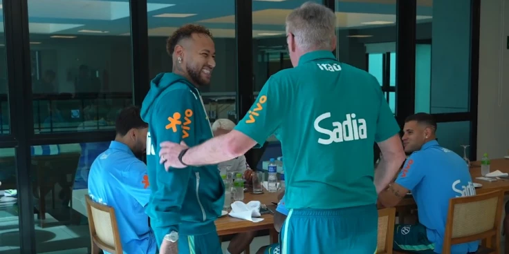 Neymar não treina em apresentação do Brasil e preocupa a duas semanas da Copa do Mundo
