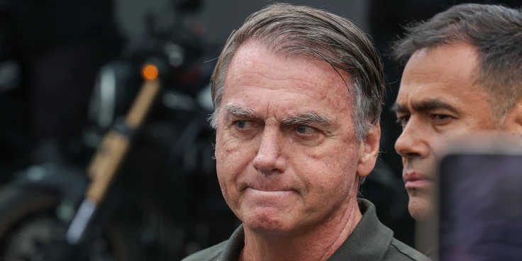 Jair Bolsonaro diz ao STF que não está proibido de manter arma em casa