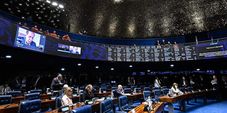 Senado aprova penas maiores em crimes contra professores e médicos