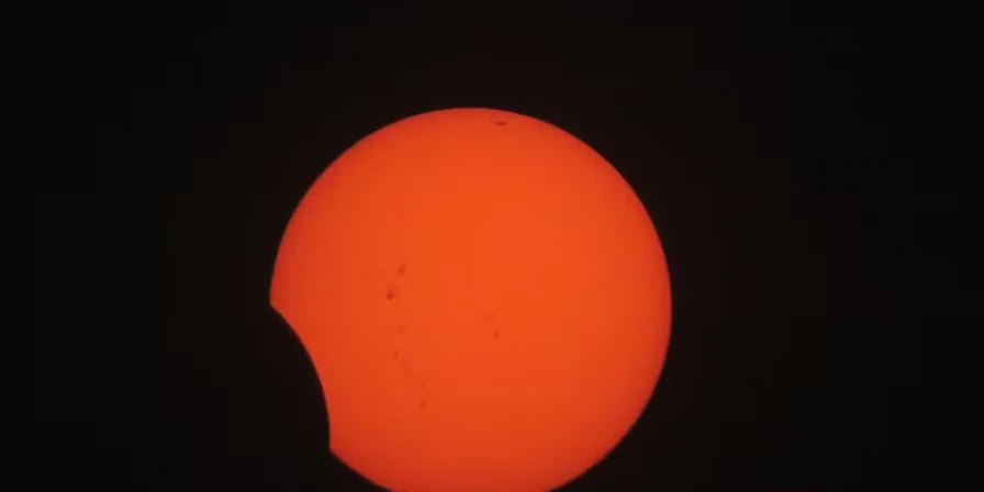 Eclipse lunar parcial poderá ser visto em todo o Brasil de quinta para sexta-feira